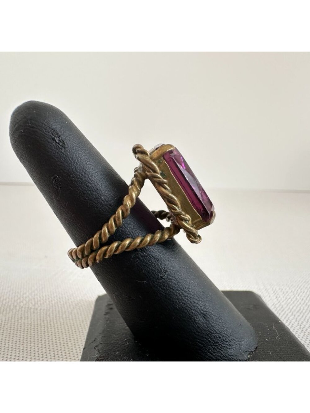 Vintage German Brass Ring Emerald Cut Purple Amethyst Glass Adjustable Size 6 - Picture 2 of 6